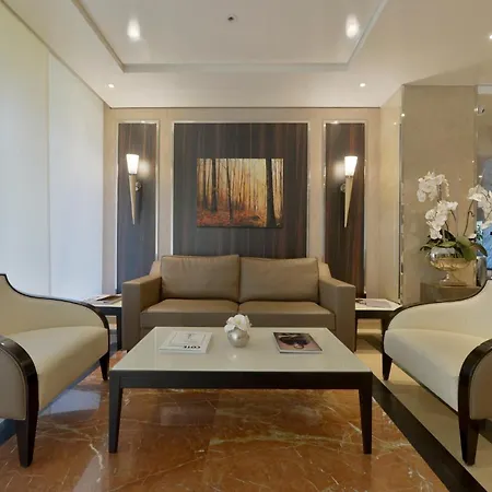 Nash Airport 4*