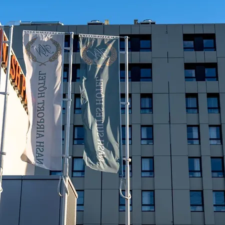 Nash Airport Hotel 4*