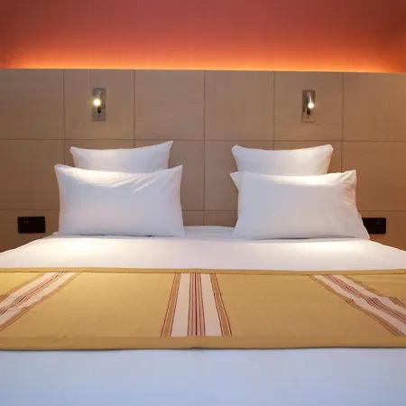 Nash Airport Hotel 4*