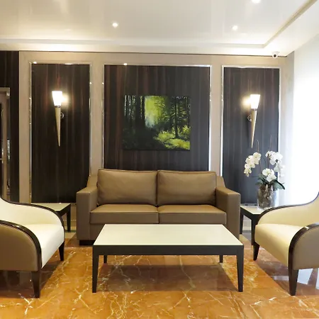 Nash Airport 4*