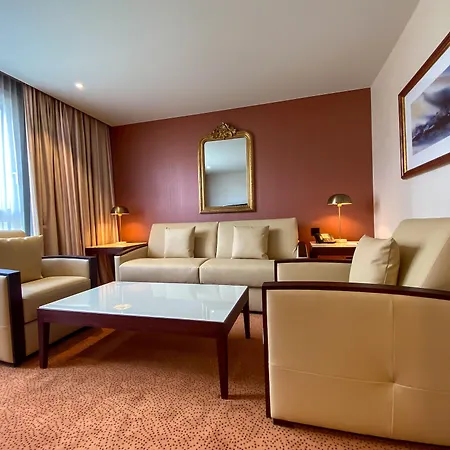 Nash Airport Hotel