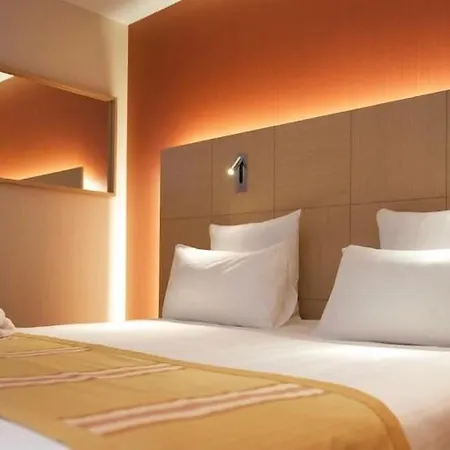 Nash Airport 4*
