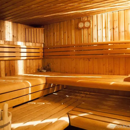 Hotel Nash Airport 4*