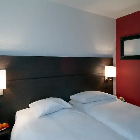 Nash Airport 4*